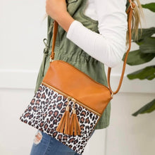 Load image into Gallery viewer, Adeline Leopard Crossbody Purse
