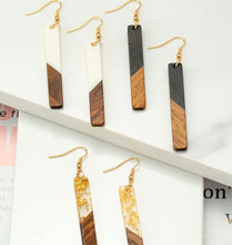 Load image into Gallery viewer, Sawyer Drop Earrings
