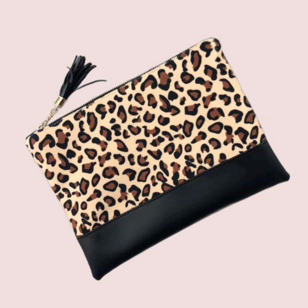 Brielle Leopard Clutch