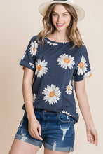 Load image into Gallery viewer, Daisy Tee
