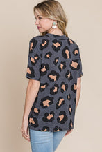 Load image into Gallery viewer, Kailyn Leopard Tee
