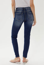 Load image into Gallery viewer, Indee Distressed - Kan Can Jeans
