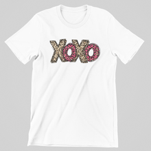 Load image into Gallery viewer, Pink Cheetah XOXO Graphic Tee
